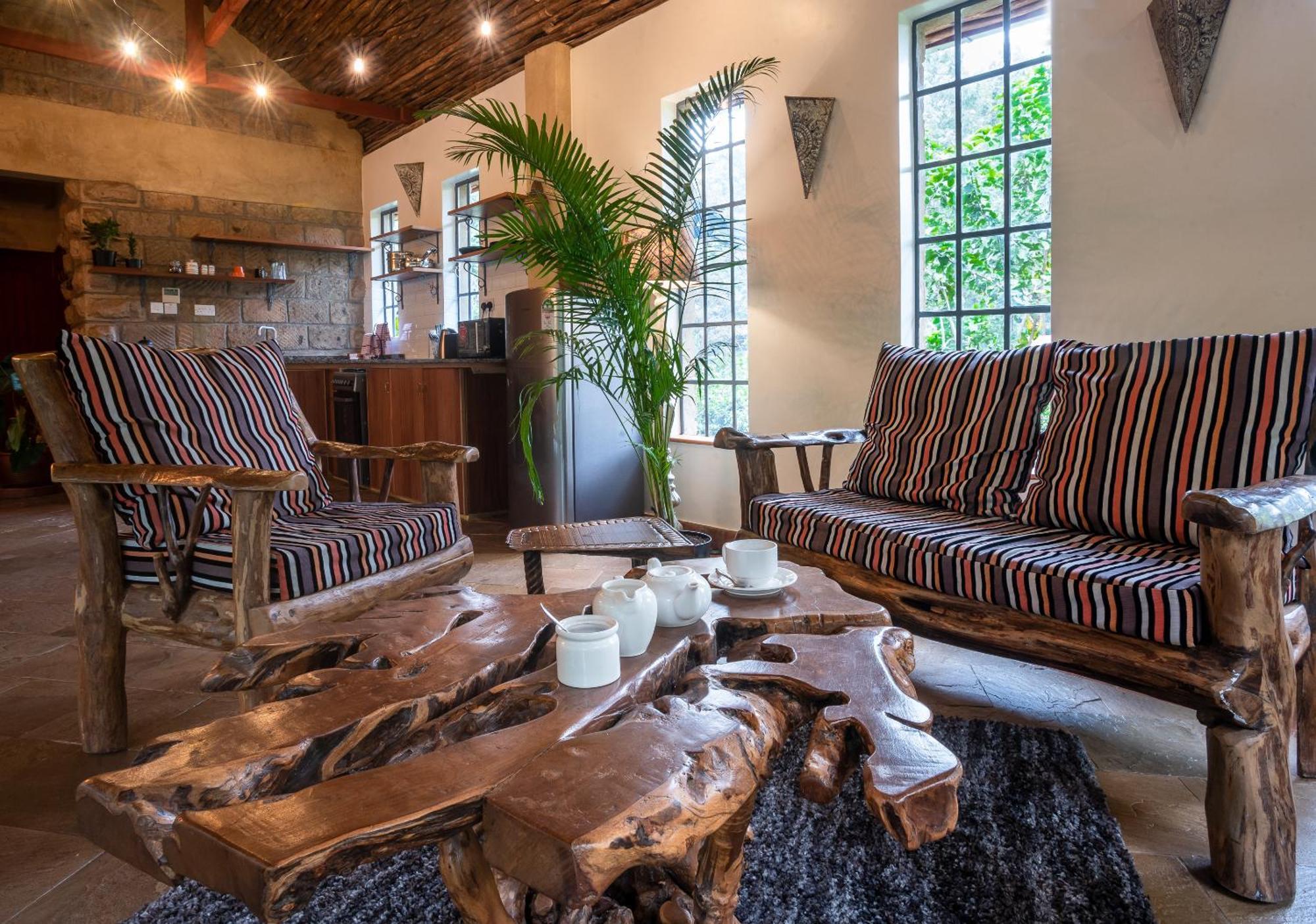 Ferienwohnung The Jungle Oasis With Heated Pool Nairobi Exterior foto